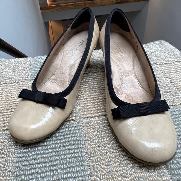AEROSOLES Shoes - 🌸 Aerosoles Women's Hot Dress Playhouse Leather Bow Tie pump Nude